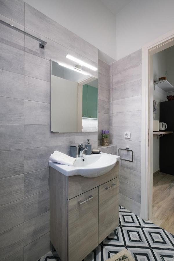Piraiki Coastal Accommodation Pireus Exteriér fotografie