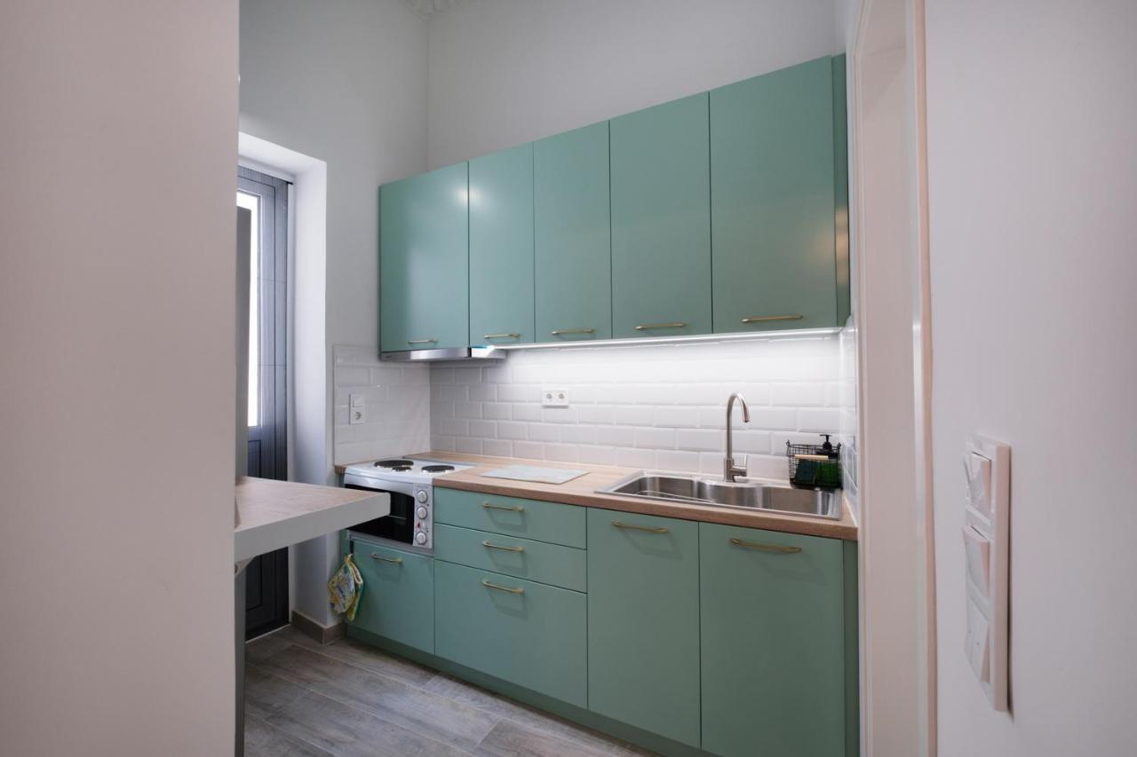 Piraiki Coastal Accommodation Pireus Exteriér fotografie
